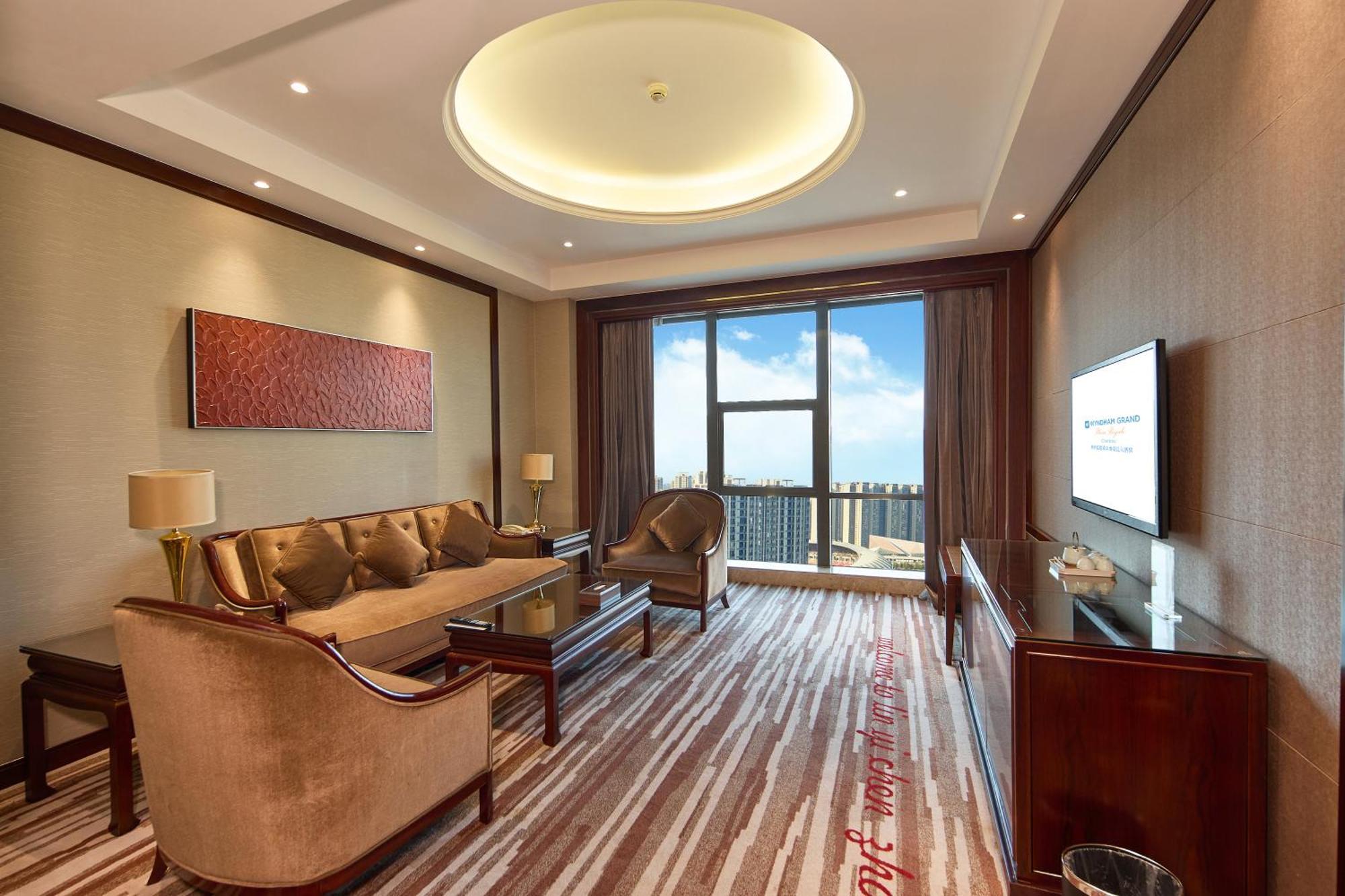 ホテル Wyndham Grand Plaza Royale Chenzhou エクステリア 写真